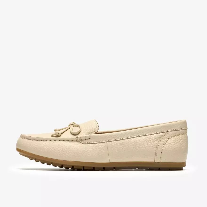 Mocassini da donna Elliotte Sail in pelle color crema Mocassini da donna Elliotte Sail in pelle color crema
