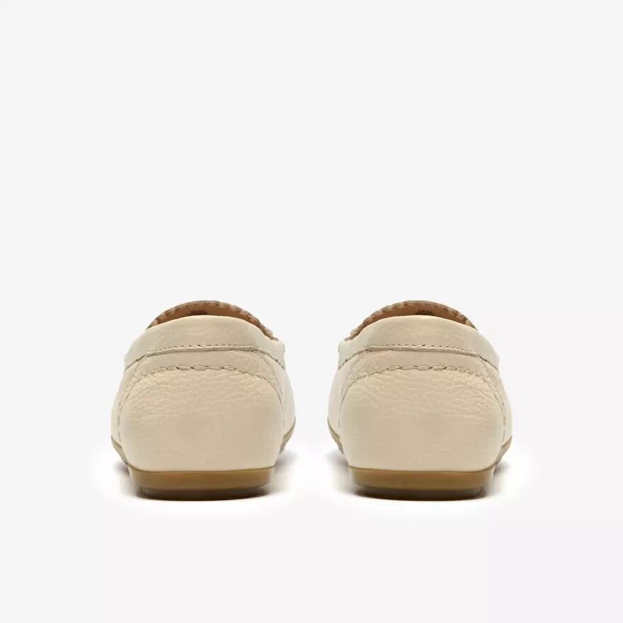 Mocassini da donna Elliotte Sail in pelle color crema Mocassini da donna Elliotte Sail in pelle color crema