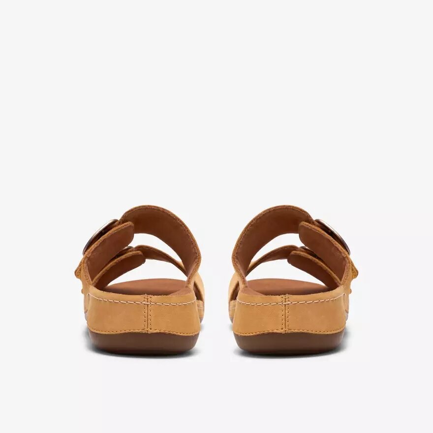 Sandali bassi da donna Cecily Step in nabuk color ocra chiaro Sandali bassi da donna Cecily Step in nabuk color ocra chiaro