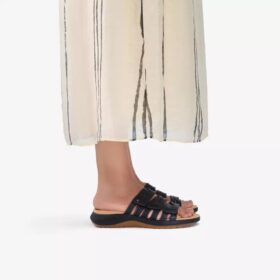 Sandali bassi da donna Maelynn Abby in pelle nera