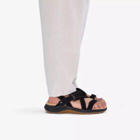 Sandali bassi da donna Maelynn Gem in nabuk nero