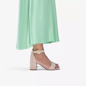 Sandali con tacco Ezoria Mae in vernice nera da donna