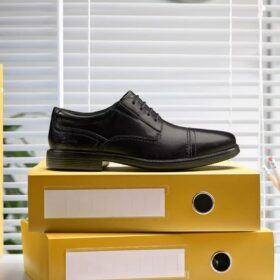 Scarpa Oxford Dresslite Cap da uomo in pelle nera