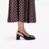 Scarpe da donna Fernie Sling in pelle verniciata nera