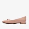 Scarpe da donna Natalyn Trim in pelle rosa chiaro Slip-on senza lacci Scarpe da donna Natalyn Trim in pelle rosa chiaro Slip-on senza lacci