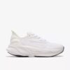 Scarpe da passeggio per donne Pace Walk bianche in stile athleisure Scarpe da passeggio per donne Pace Walk bianche in stile athleisure