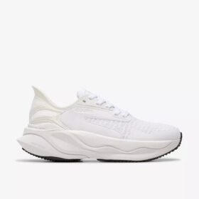 Scarpe da passeggio per donne Pace Walk bianche in stile athleisure