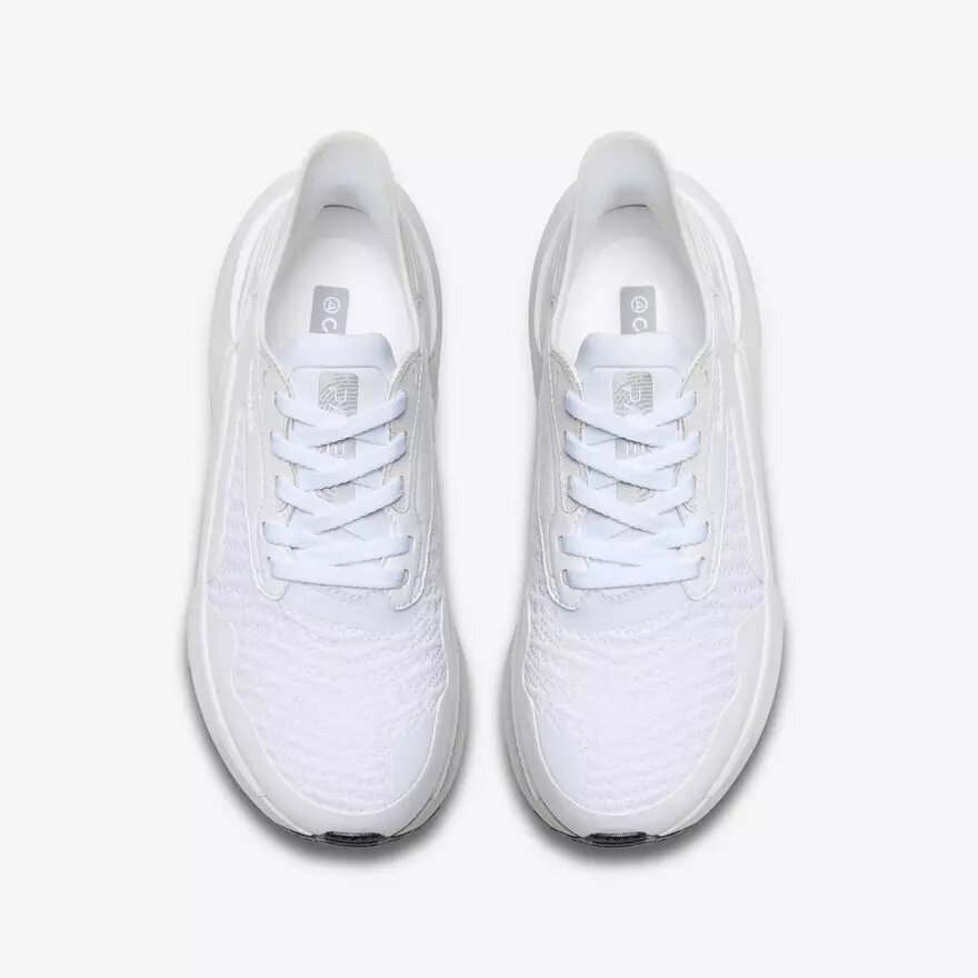 Scarpe da passeggio per donne Pace Walk bianche in stile athleisure Scarpe da passeggio per donne Pace Walk bianche in stile athleisure