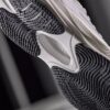 Scarpe da passeggio per donne Pace Walk bianche in stile athleisure Scarpe da passeggio per donne Pace Walk bianche in stile athleisure