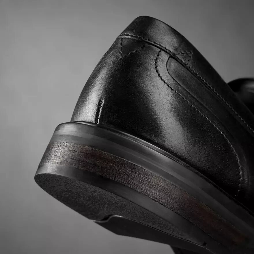 Scarpe da uomo Aldwin Step in pelle nera Scarpe da uomo Aldwin Step in pelle nera