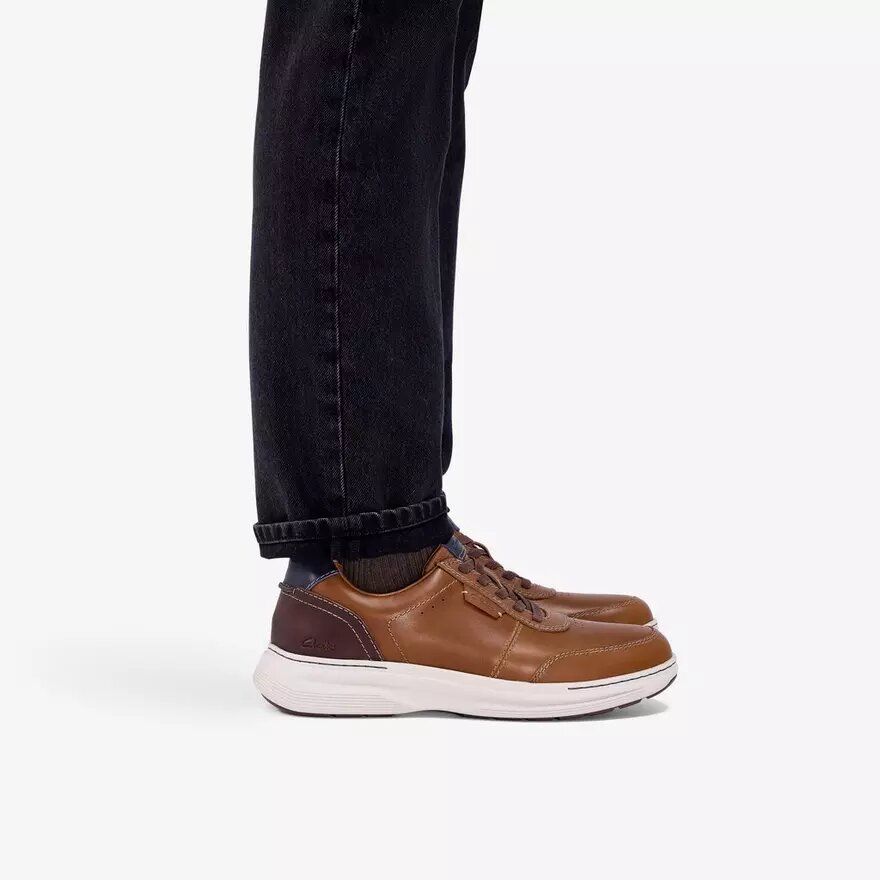Scarpe da uomo Craftwell con lacci in pelle marrone chiaro Scarpe da uomo Craftwell con lacci in pelle marrone chiaro