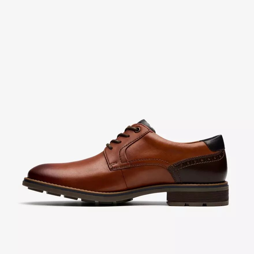 Scarpe da uomo Emmet Plain in pelle marrone chiaro Scarpe da uomo Emmet Plain in pelle marrone chiaro