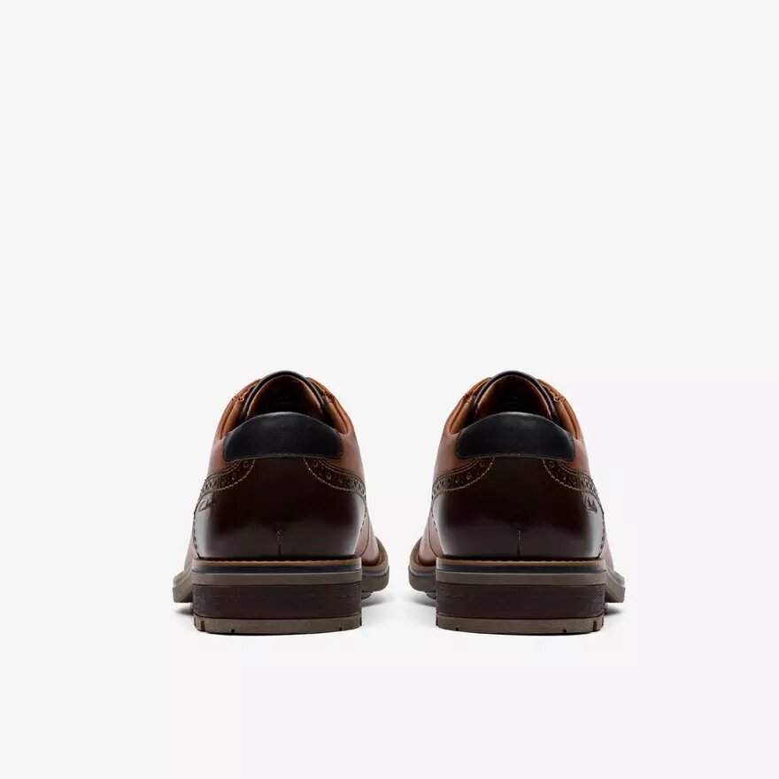 Scarpe da uomo Emmet Plain in pelle marrone chiaro Scarpe da uomo Emmet Plain in pelle marrone chiaro