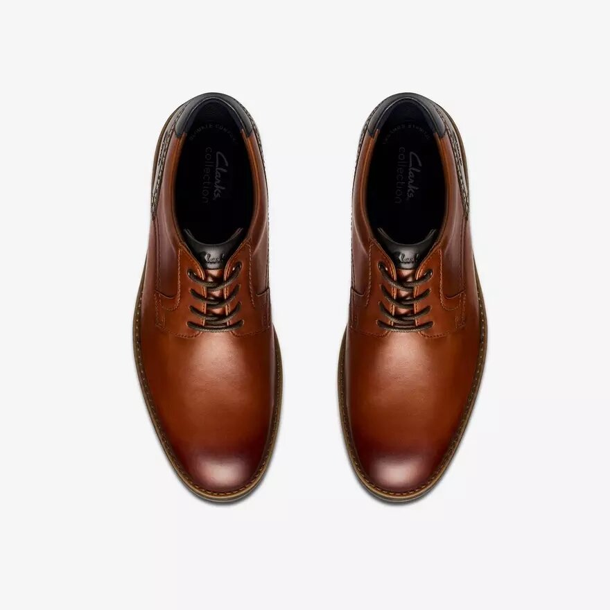 Scarpe da uomo Emmet Plain in pelle marrone chiaro Scarpe da uomo Emmet Plain in pelle marrone chiaro