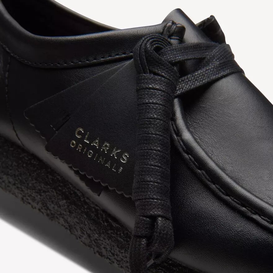 Scarpe da uomo Wallabee™ in pelle nera Scarpe da uomo Wallabee™ in pelle nera