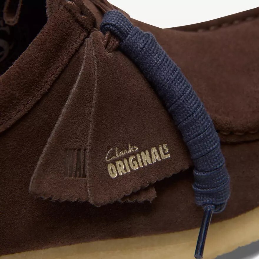 Scarpe Wallabee™ da uomo in pelle scamosciata marrone scuro Scarpe Wallabee™ da uomo in pelle scamosciata marrone scuro