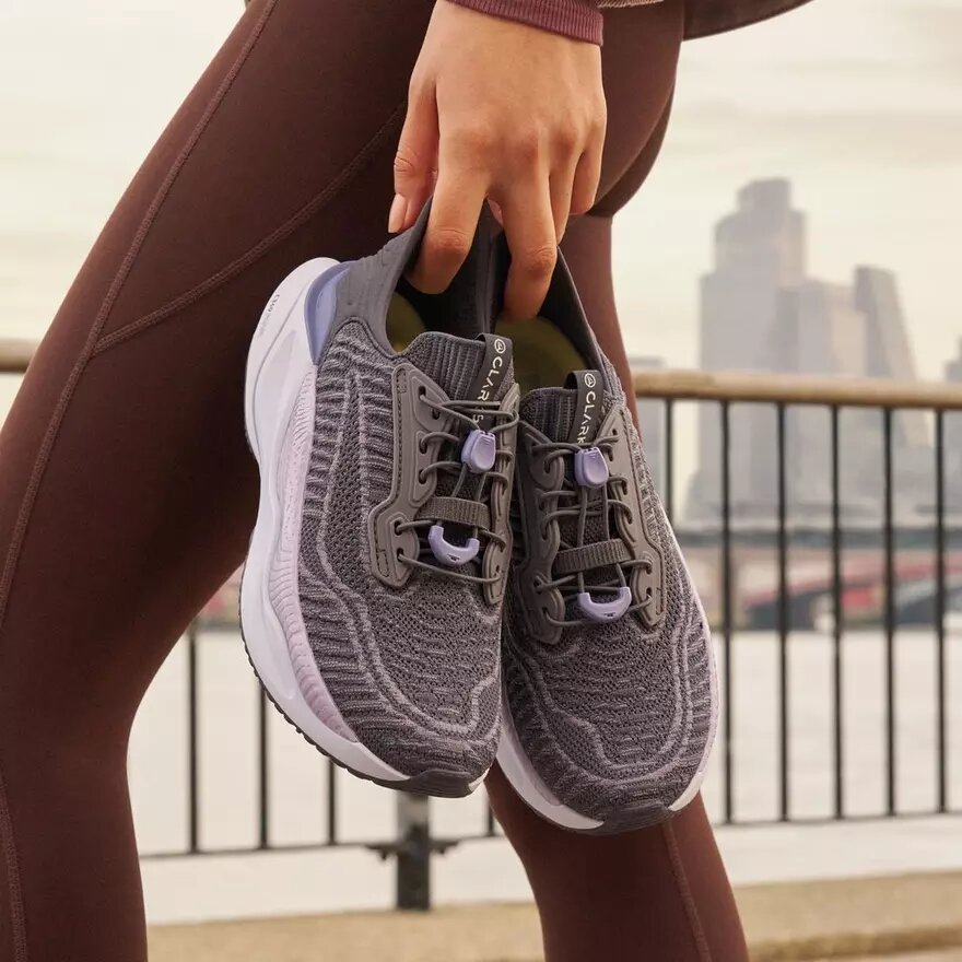 Sneakers da donna Pace Rise in combinazione di materiali neri Sneakers da donna Pace Rise in combinazione di materiali neri