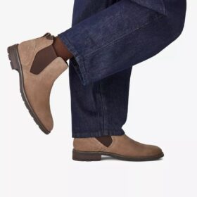 Stivaletti da uomo Emmet Easy in pelle scamosciata color pietra Stivaletti da uomo Emmet Easy in pelle scamosciata color pietra