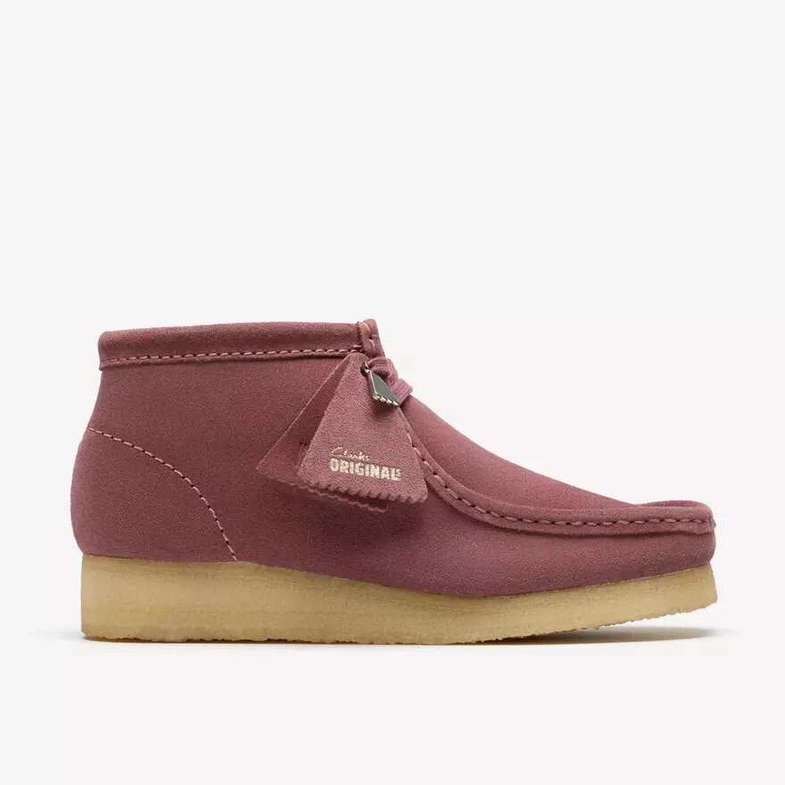 Stivali Wallabee da donna. Pelle scamosciata marrone rosato Stivali Wallabee da donna. Pelle scamosciata marrone rosato