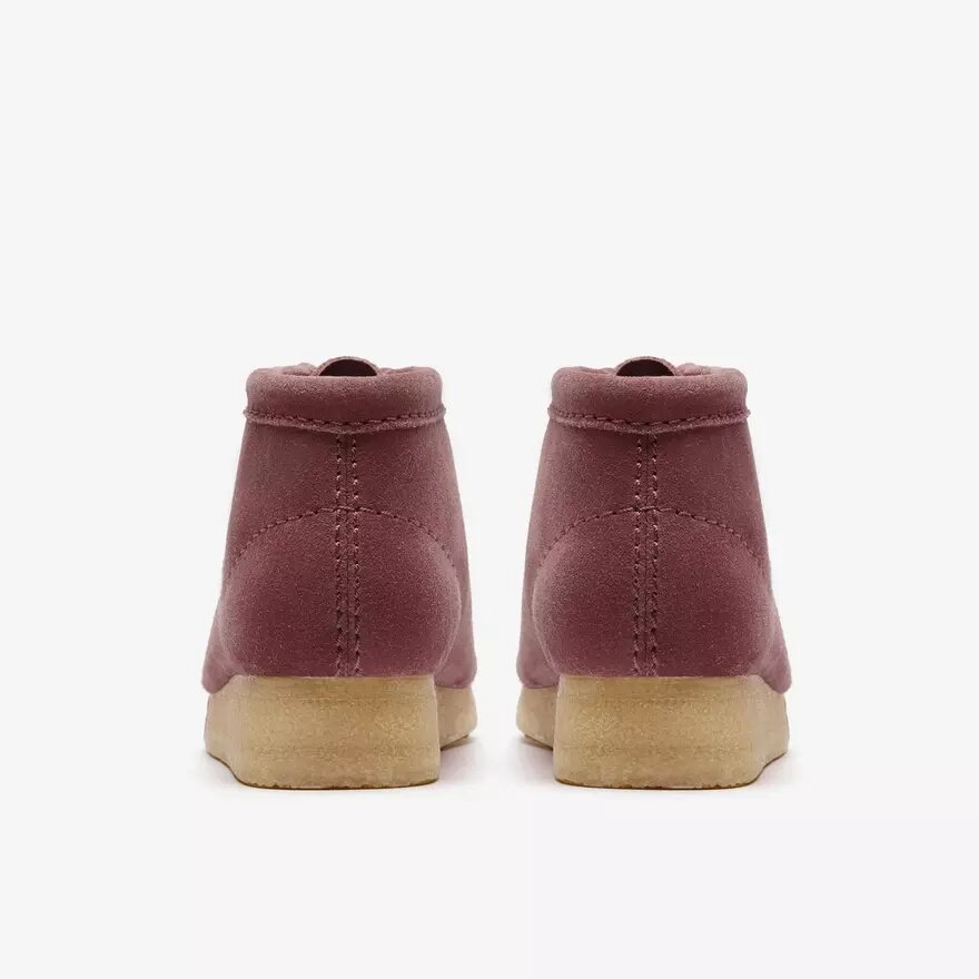Stivali Wallabee da donna. Pelle scamosciata marrone rosato Stivali Wallabee da donna. Pelle scamosciata marrone rosato