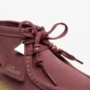 Stivali Wallabee da donna. Pelle scamosciata marrone rosato Stivali Wallabee da donna. Pelle scamosciata marrone rosato