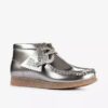 Stivali Wallabee da ragazzo Wallabees in vernice argentata per bambini più grandi Stivali Wallabee da ragazzo Wallabees in vernice argentata per bambini più grandi