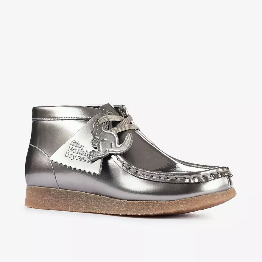 Stivali Wallabee da ragazzo Wallabees in vernice argentata per bambini più grandi Stivali Wallabee da ragazzo Wallabees in vernice argentata per bambini più grandi