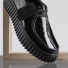 Torhill Bee Wallabee da donna in vernice nera Torhill Bee Wallabee da donna in vernice nera