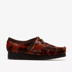 Wallabee da donna. Wallabee marroni con stampa bovina