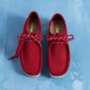 Wallabee da uomo in pelle scamosciata rosso intenso Wallabee da uomo in pelle scamosciata rosso intenso